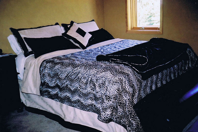 Bedding: duvet covers, coverlets and bed skirts,Working personally with individual clients and interior designers, we bring highly skilled craft